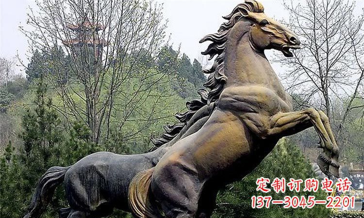 益阳奔跑的马街边动物铜雕