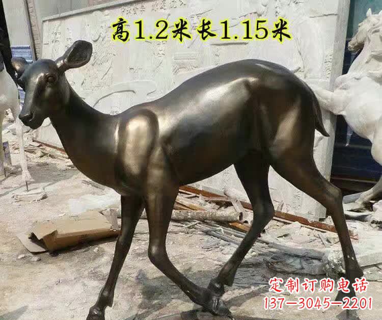 益阳灵动的小鹿铜雕