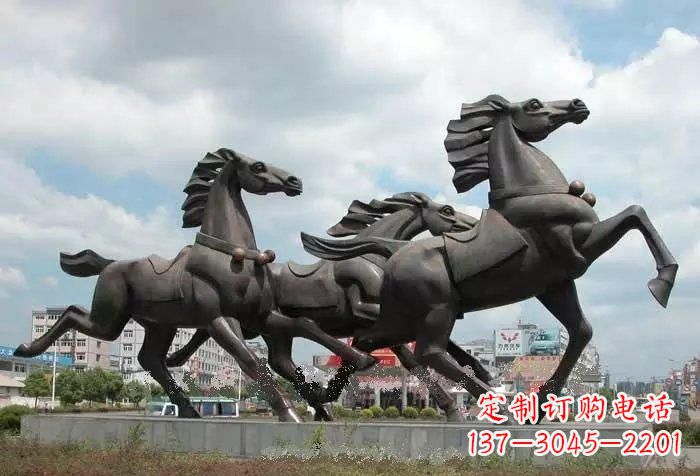益阳奔跑马雕塑