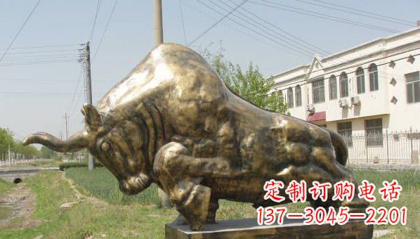 益阳黄铜斗牛雕像