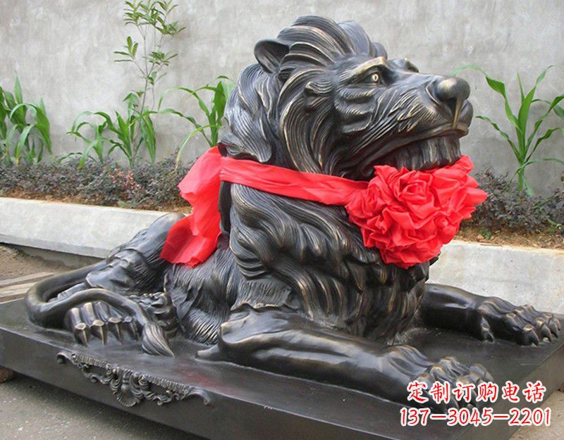 益阳宾馆门口的铜狮子