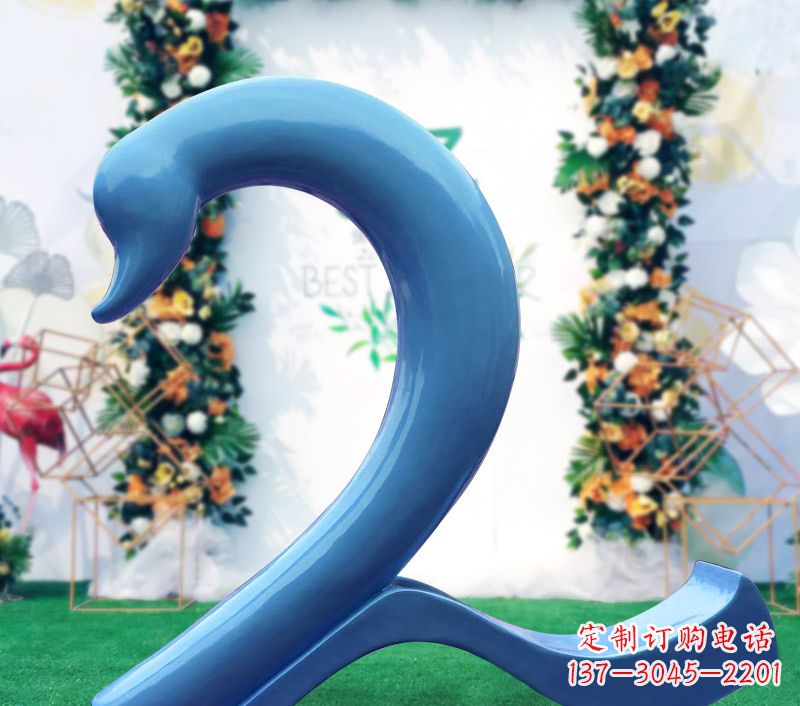 益阳玻璃钢爱心天鹅雕塑