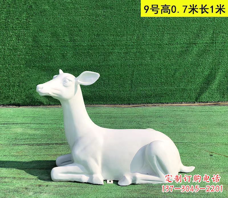 益阳玻璃钢白色小鹿动物雕塑