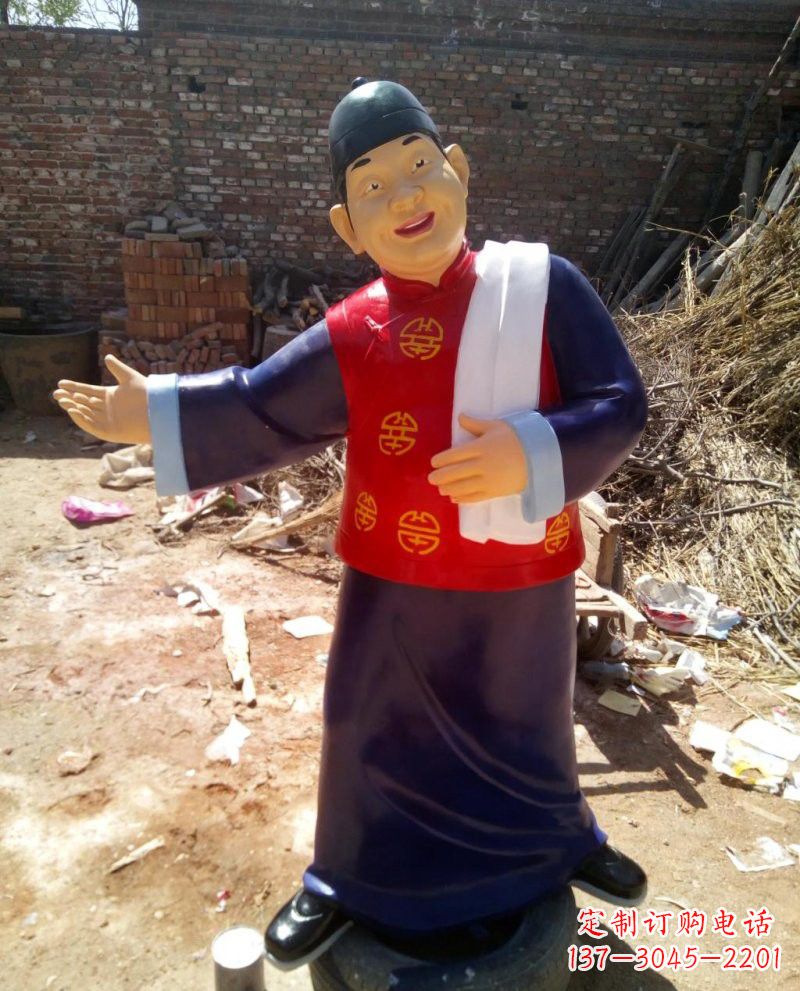 益阳玻璃钢彩绘人物店小二雕塑