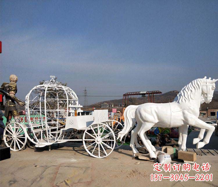 益阳玻璃钢城市的马车雕塑