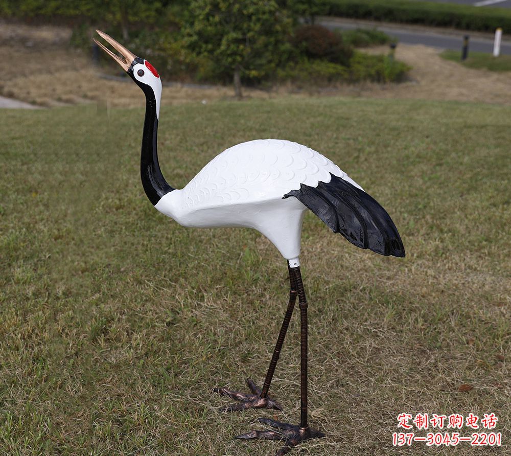 益阳玻璃钢雕塑仙鹤——灵动飞翔的艺术之美