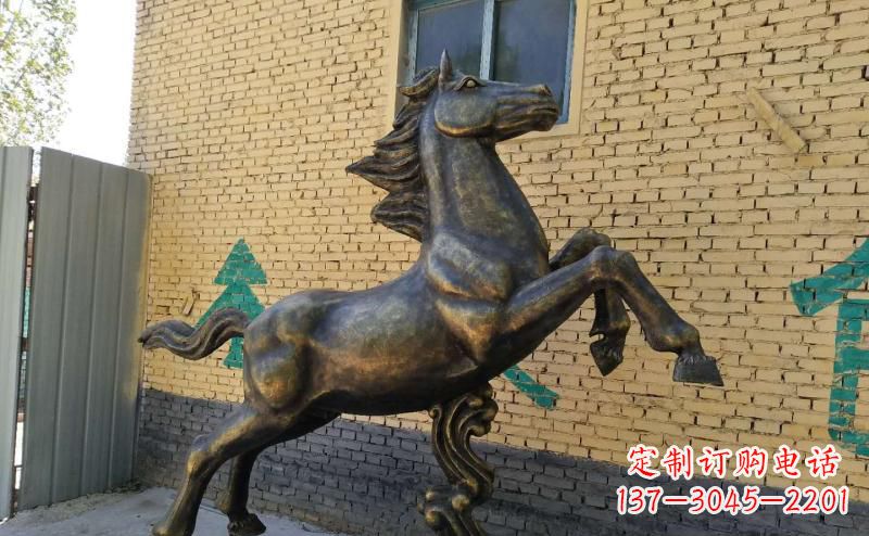 益阳马雕塑玻璃钢仿铜创作的艺术