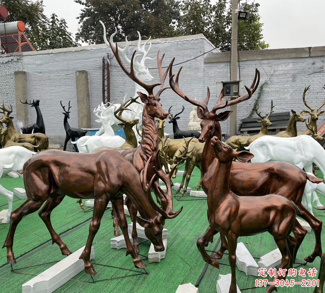 益阳玻璃钢仿铜群鹿雕塑——精美动物雕塑装点公园