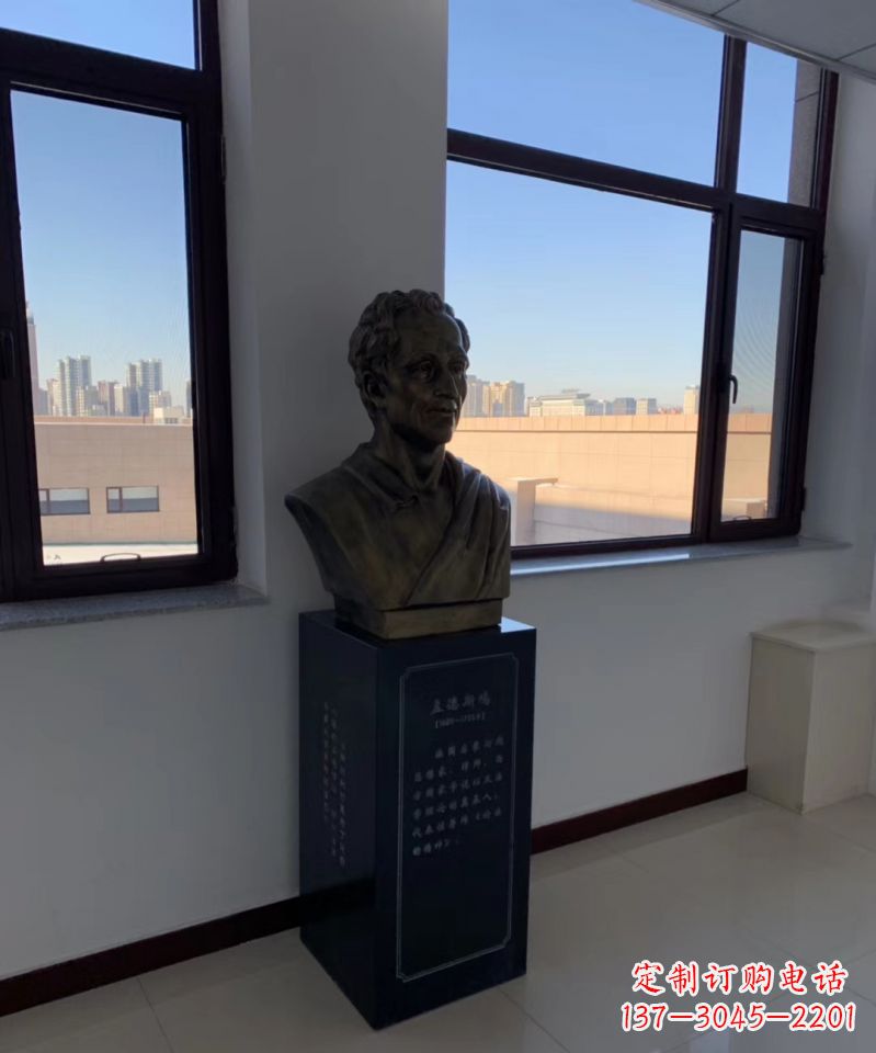 益阳玻璃钢仿铜西方名人孟德斯鸠头像