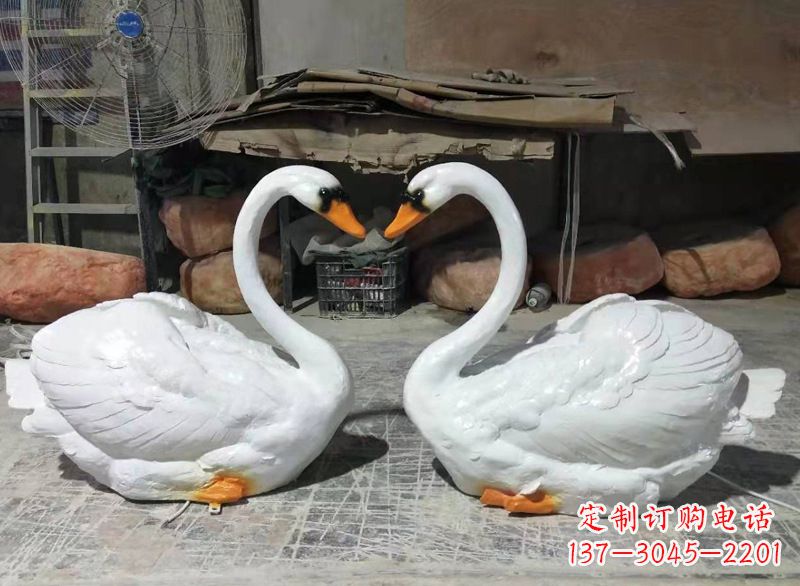 益阳玻璃钢仿真发光天鹅雕塑