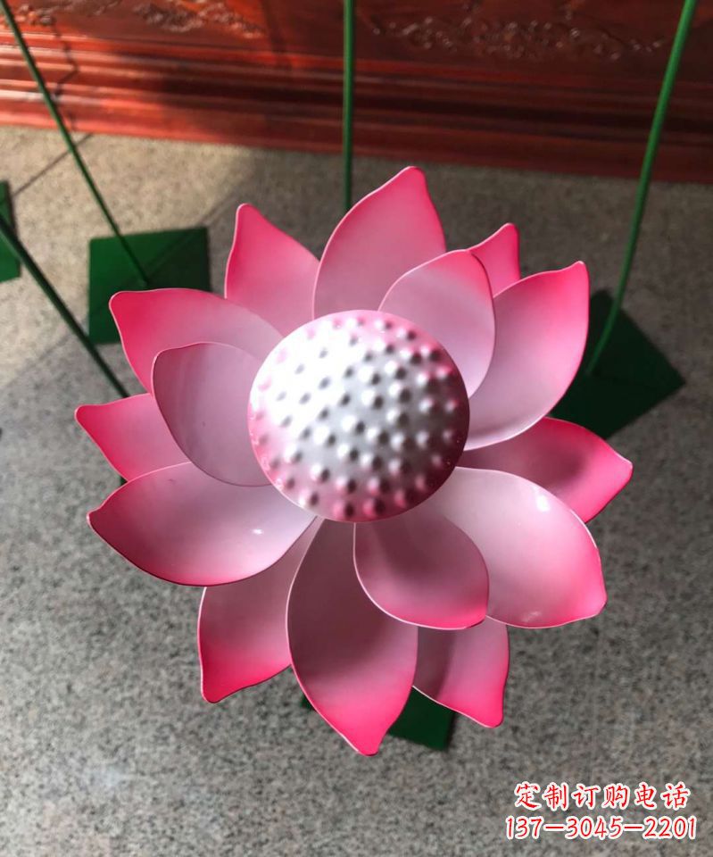 益阳玻璃钢荷花雕塑