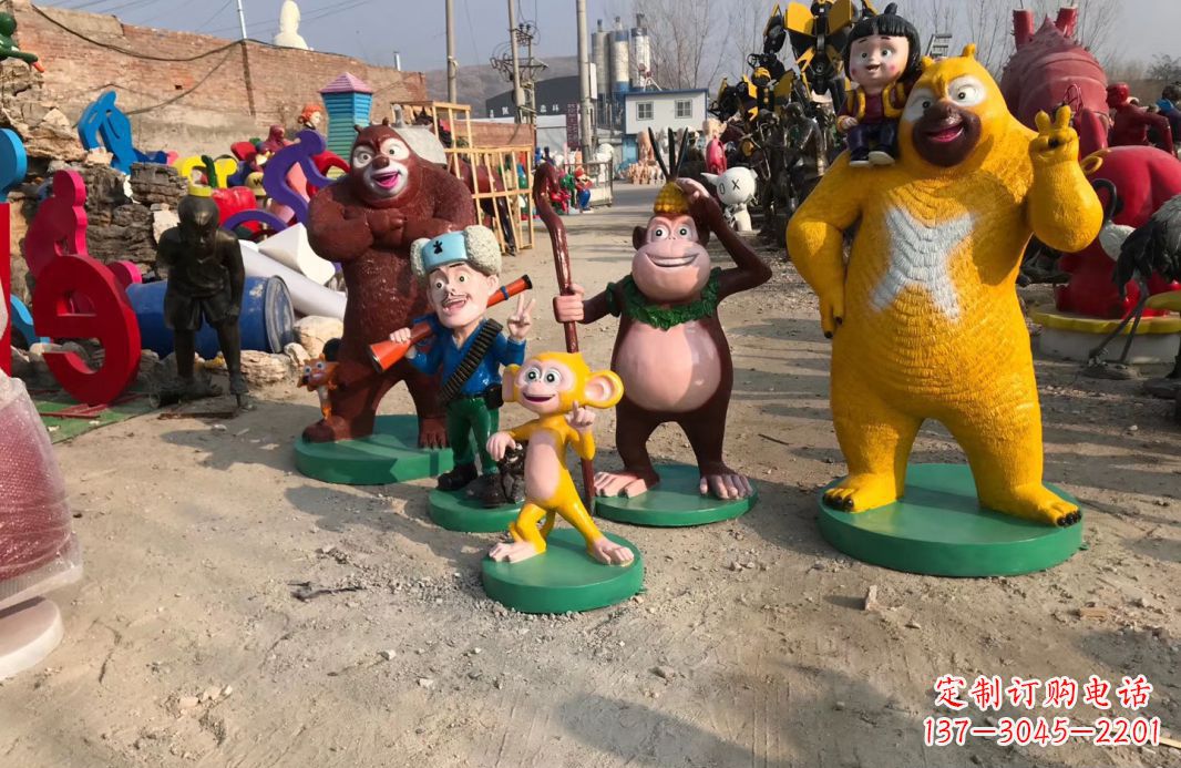 益阳玻璃钢仿真卡通熊二雕塑
