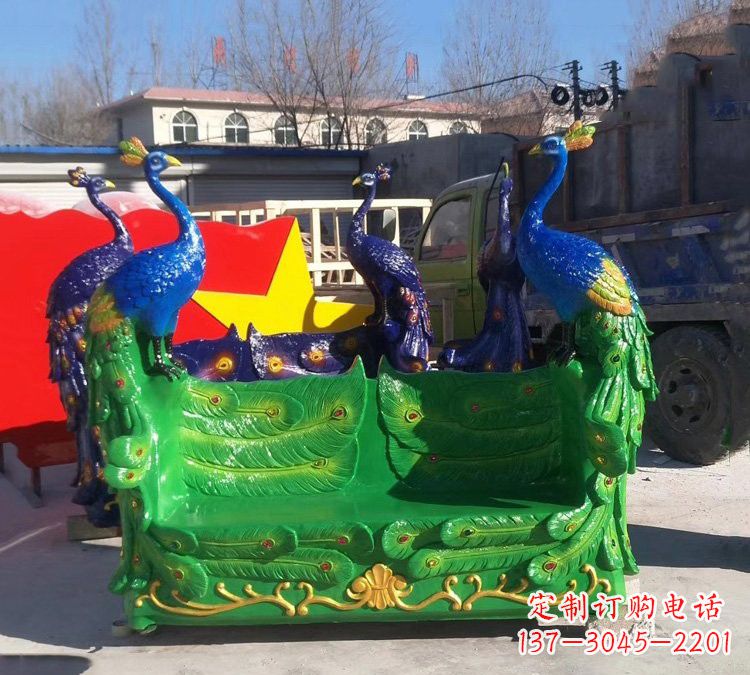 益阳玻璃钢孔雀雕塑给您带来精美的艺术体验