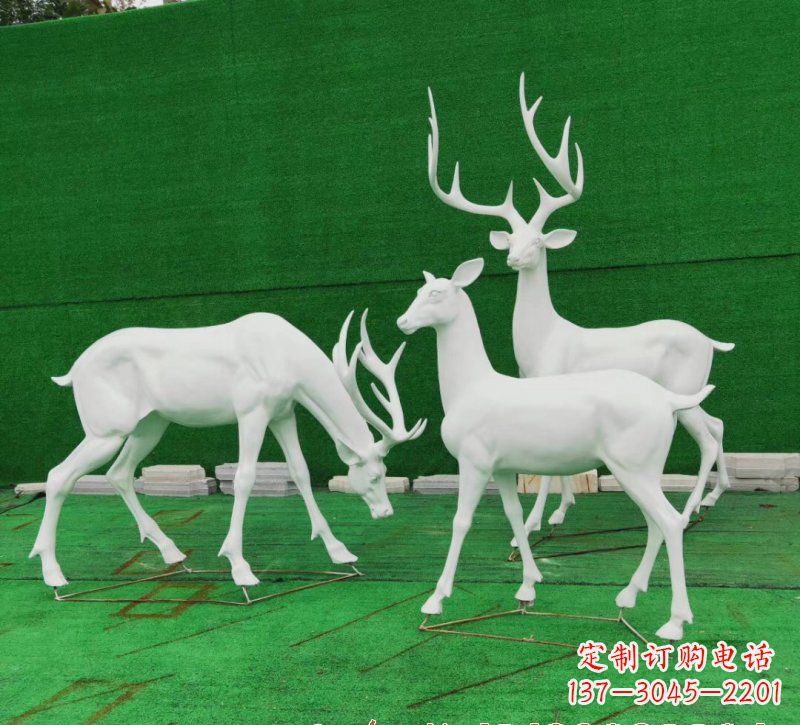 益阳玻璃钢仿真鹿群雕塑