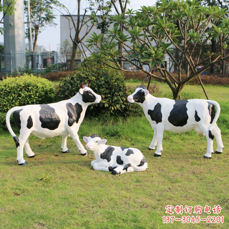 益阳玻璃钢仿真奶牛雕塑