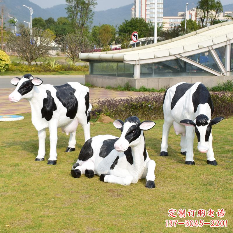 益阳玻璃钢奶牛雕塑给环境带来美丽