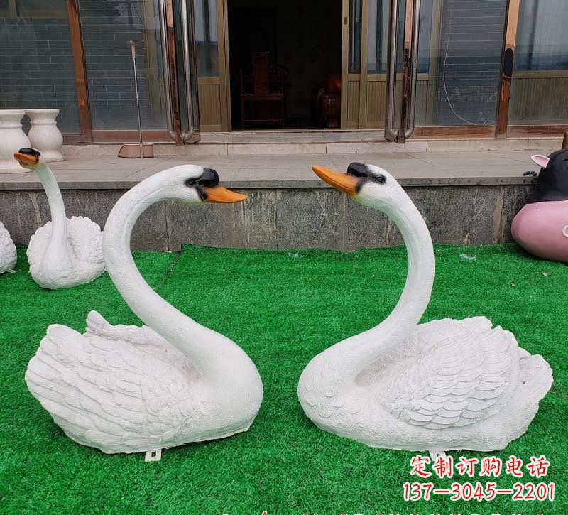 益阳玻璃钢制作的精美天鹅雕塑
