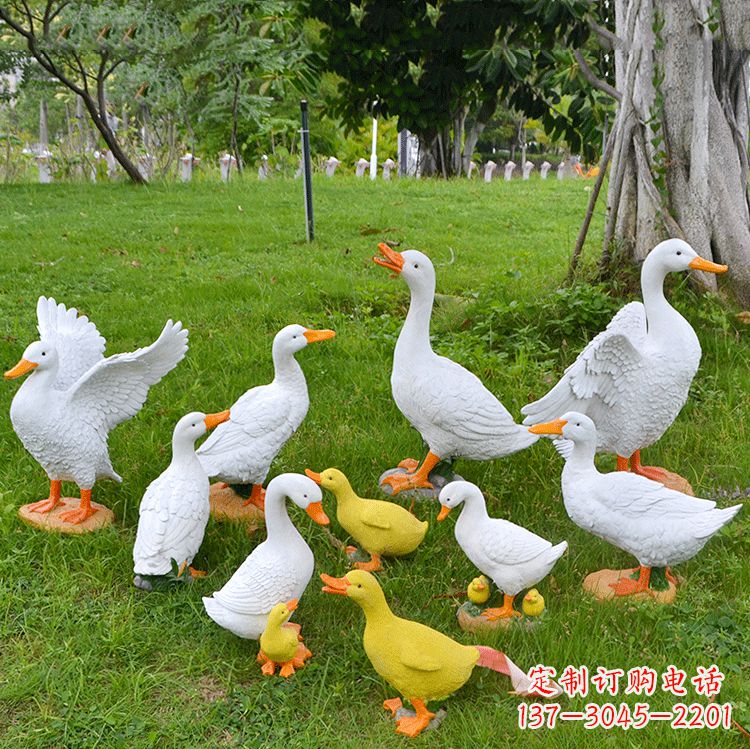 益阳玻璃钢仿真鸭子雕塑-庭院农家院仿真家禽动物雕塑摆件