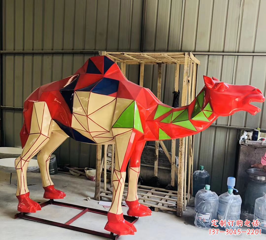 益阳玻璃钢骆驼雕塑