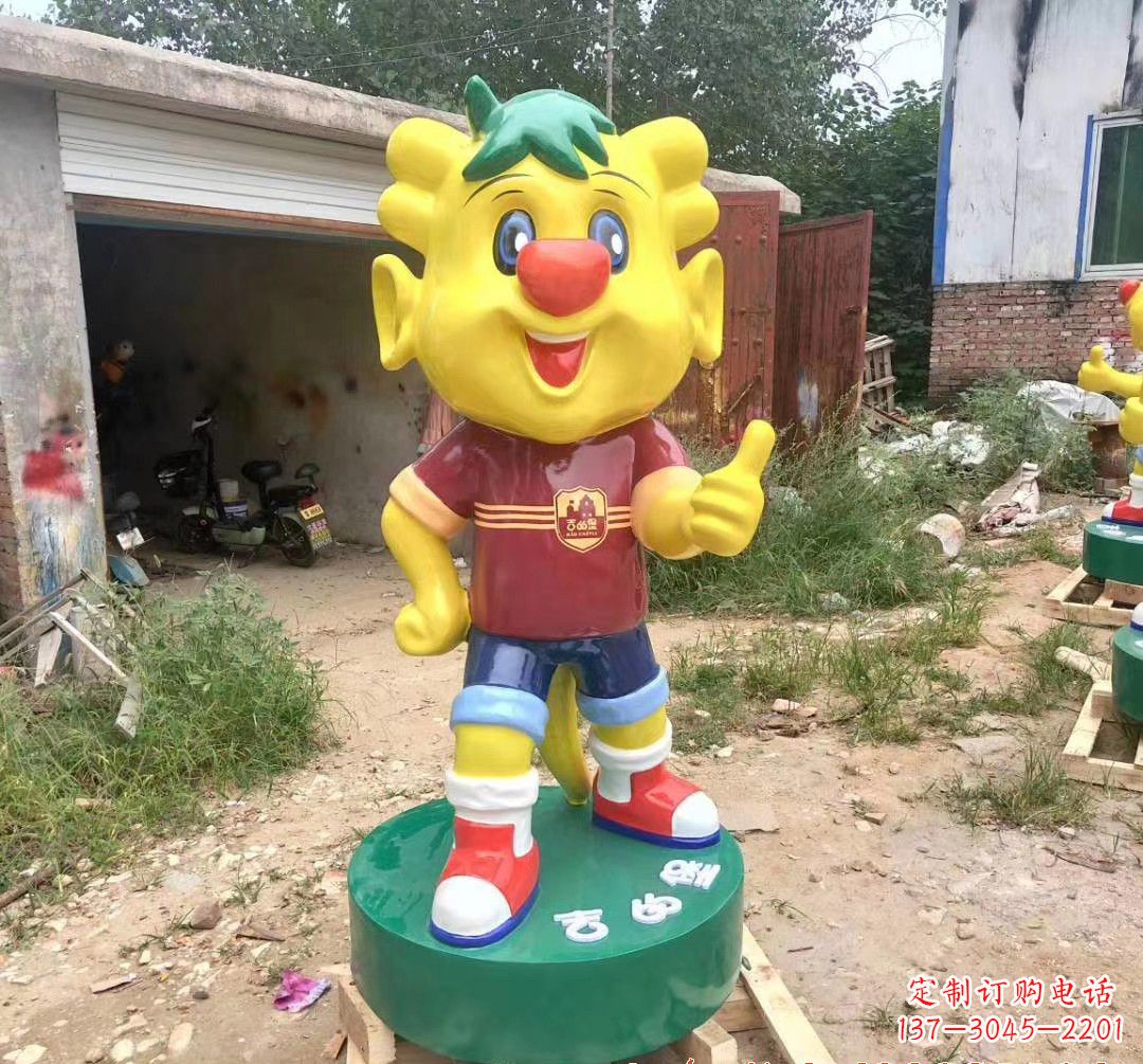 益阳玻璃钢卡通小牛雕塑精致而可爱