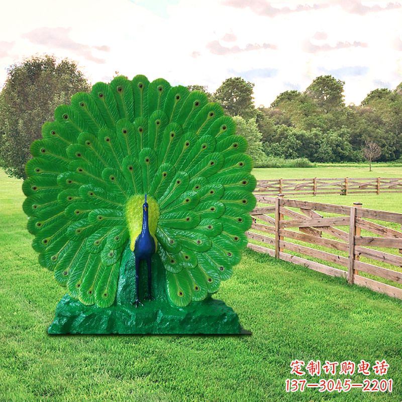 益阳玻璃钢制作的孔雀雕塑高雅而又精致