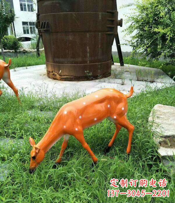 益阳梅花鹿雕塑精美的艺术品