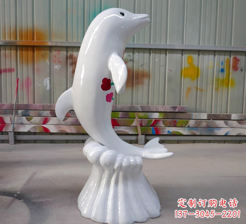 益阳玻璃钢戏水海豚景观标识