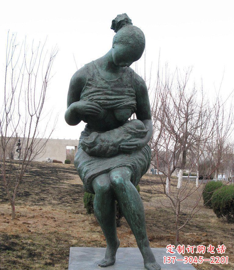 益阳哺乳的女人公园人物铜雕