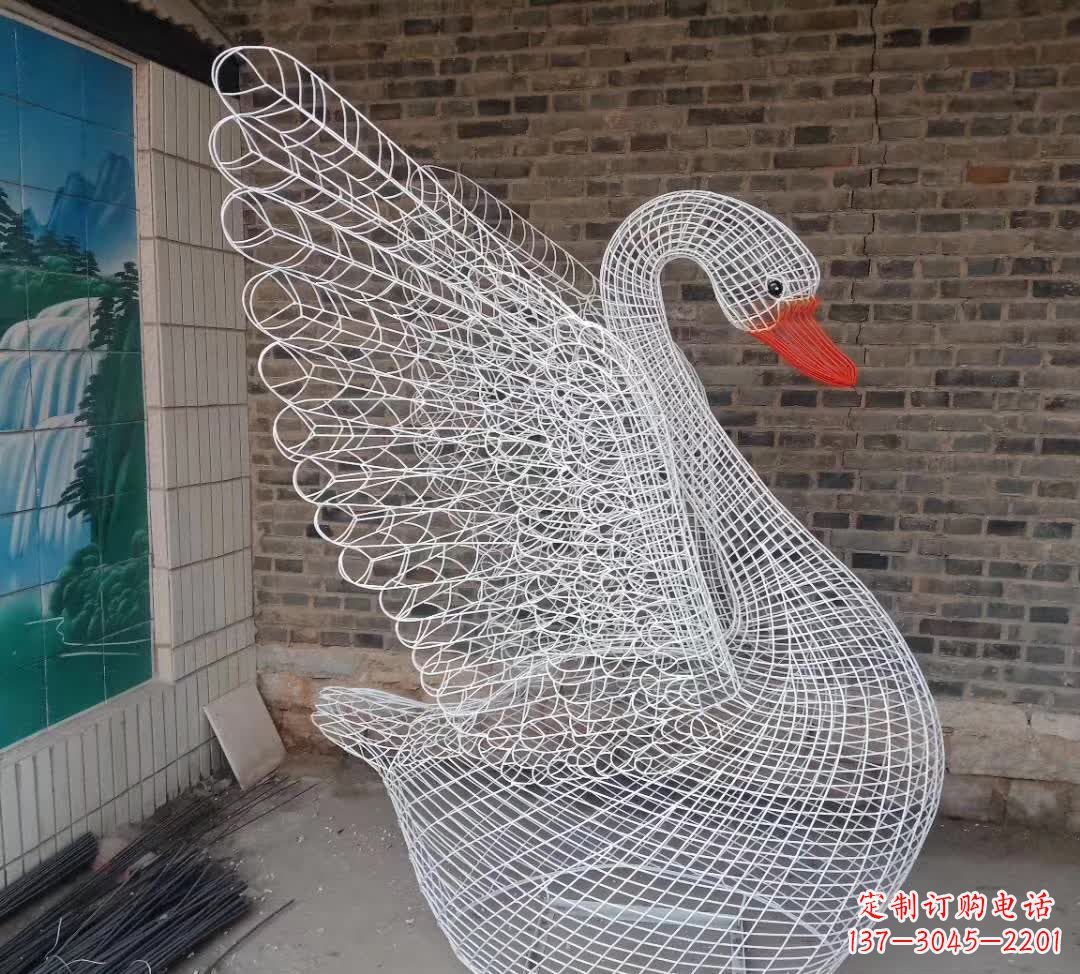 益阳不锈钢制天鹅雕塑象征着和谐与美好