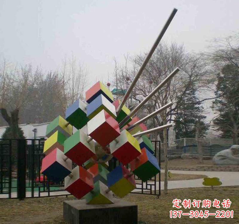 益阳不锈钢彩色魔方雕塑艺术与智慧的结合