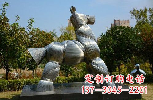 益阳不锈钢草扎马雕塑艺术精彩绽放