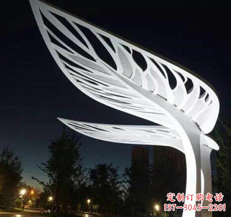 益阳不锈钢树叶雕塑点缀城市景观