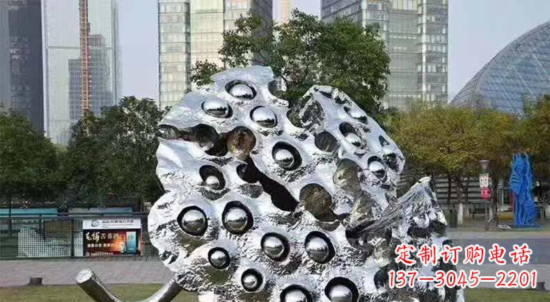 益阳不锈钢城市的莲蓬雕塑