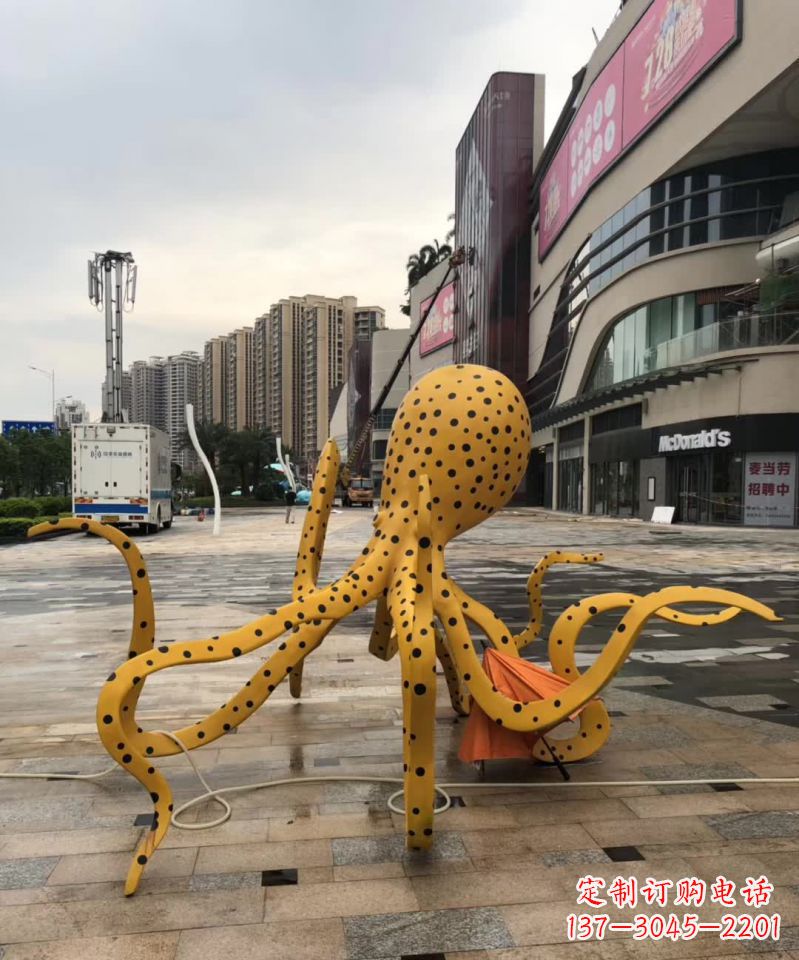 益阳不锈钢章鱼雕塑一座海洋之城的标志