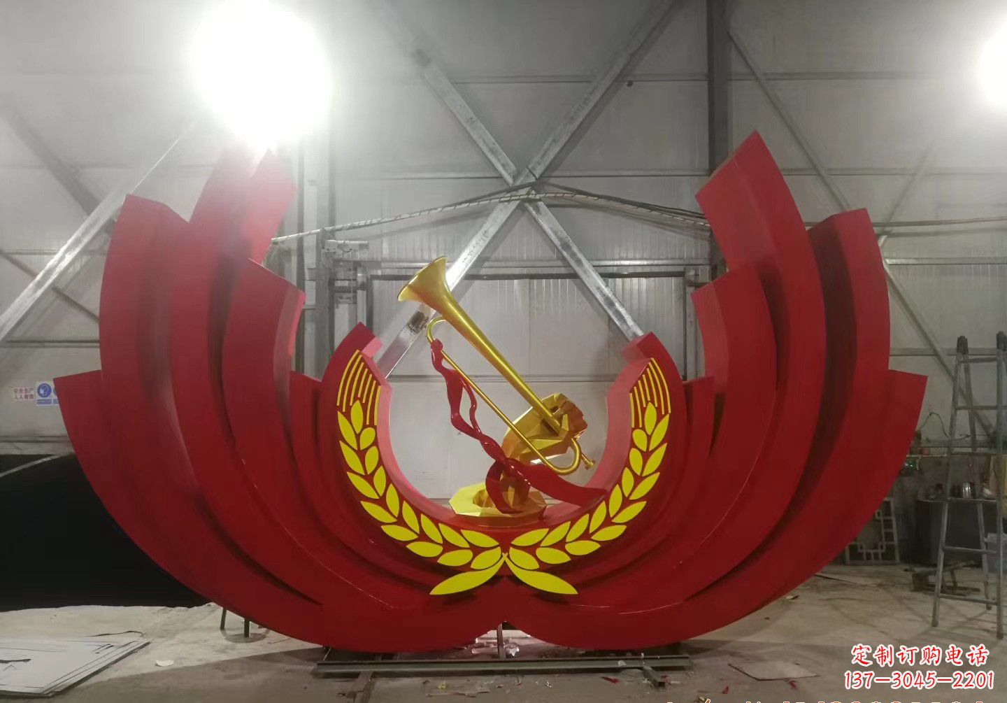 益阳不锈钢冲锋号雕塑缅怀英雄,祝福未来