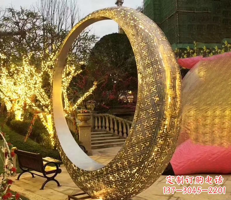 益阳不锈钢发光月亮雕塑艺术与科技的结合