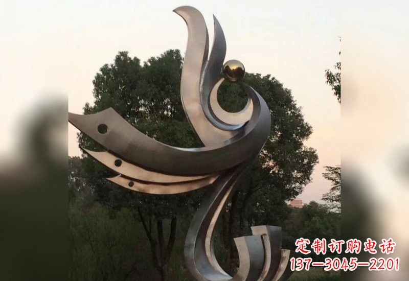 益阳不锈钢凤凰雕塑象征着活力与美丽