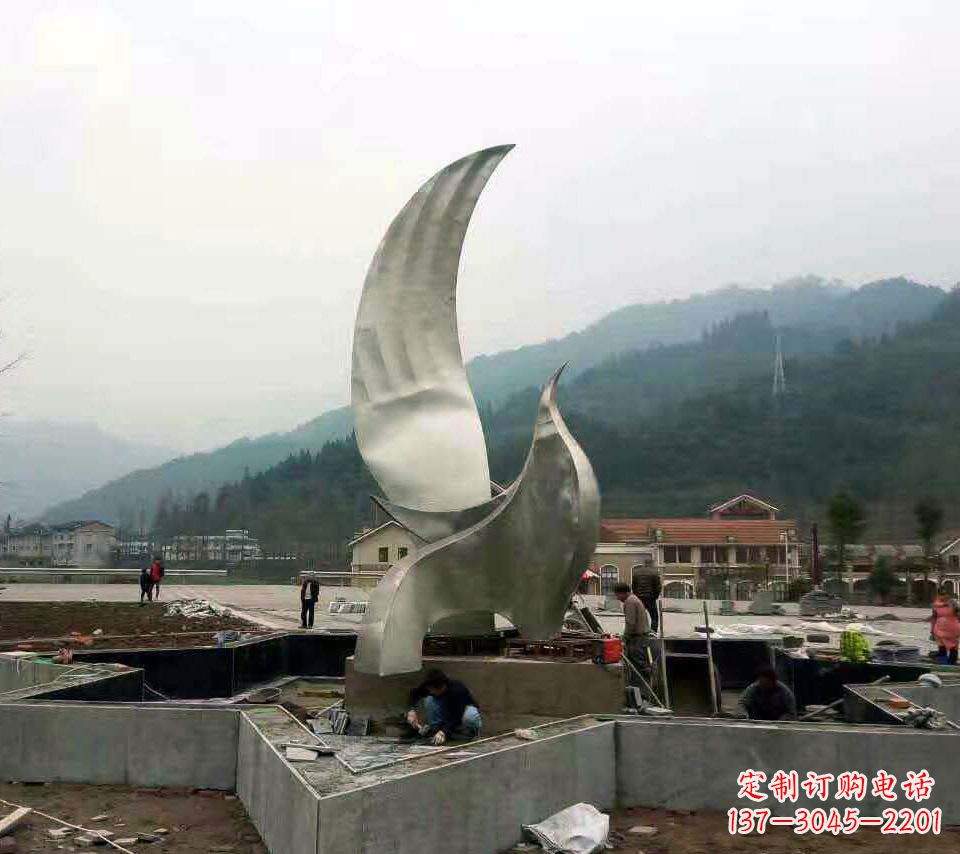 益阳不锈钢鸽子雕塑——象征着和平与祥和