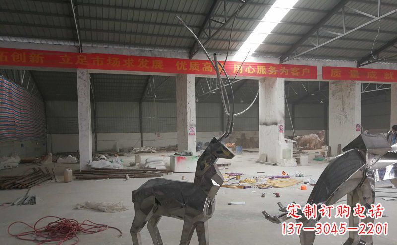 益阳不锈钢麋鹿雕塑静谧美丽的自然之美