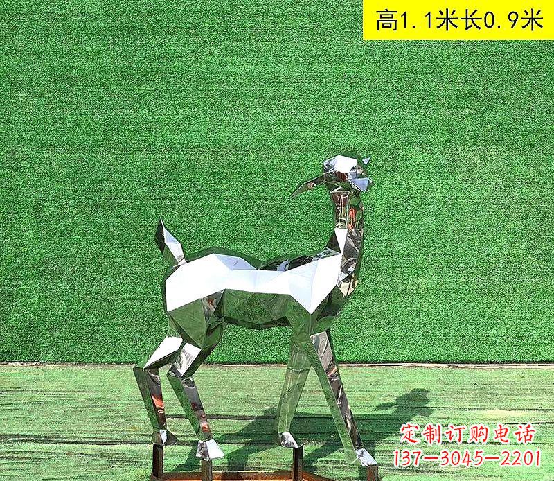 益阳不锈钢小鹿雕塑精致而可爱
