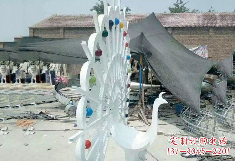 益阳不锈钢孔雀雕塑精美绝伦