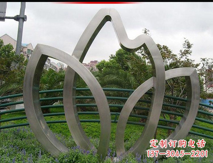 益阳不锈钢树叶雕塑美丽与力量的完美结合