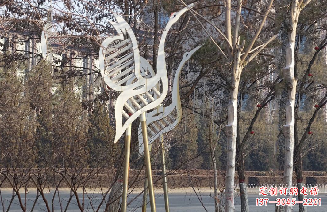 益阳不锈钢仙鹤雕塑精致的艺术之作