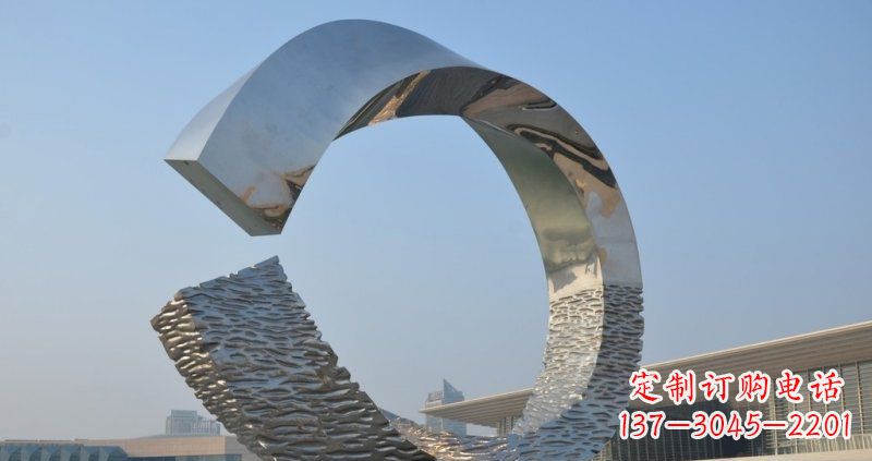 益阳不锈钢抽象圆环广场景观雕塑