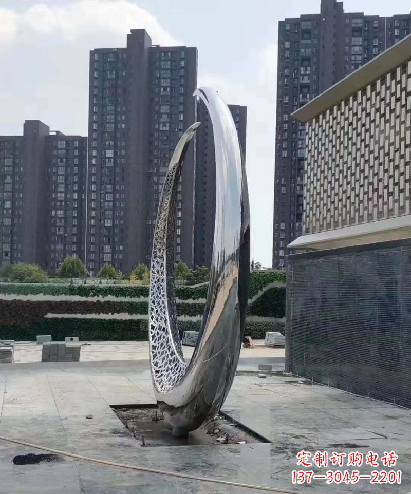 益阳精美不锈钢月亮雕塑