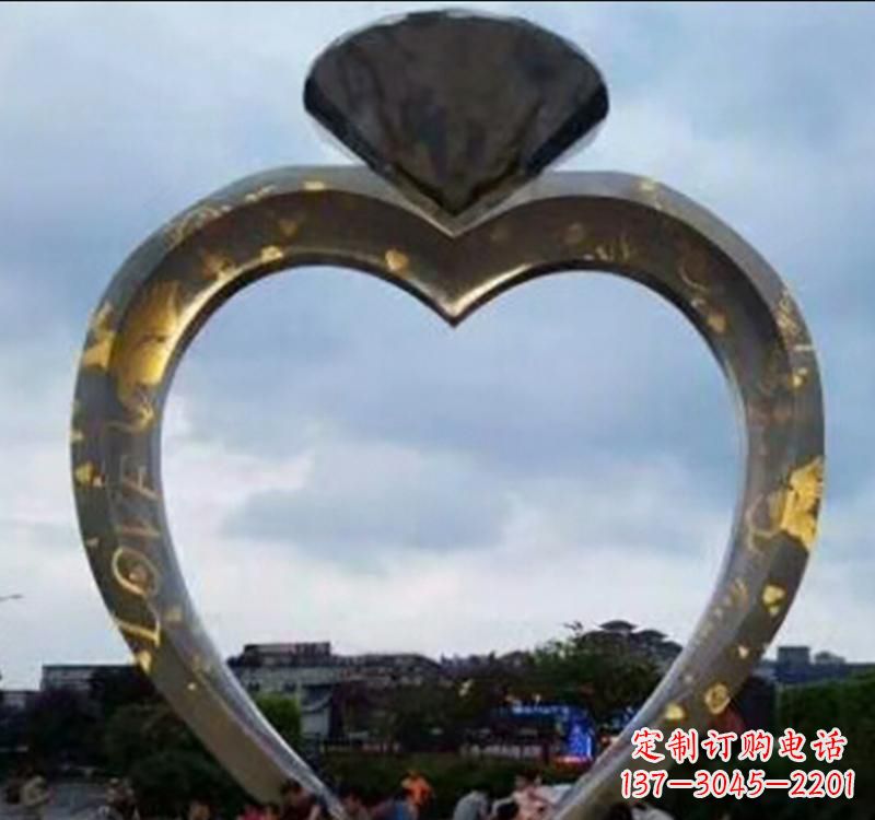 益阳不锈钢创意戒指雕塑