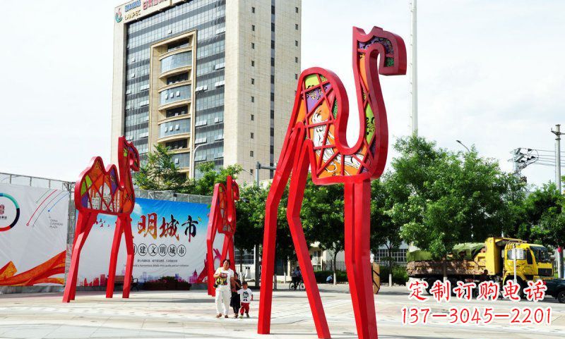 益阳不锈钢大型骆驼雕塑