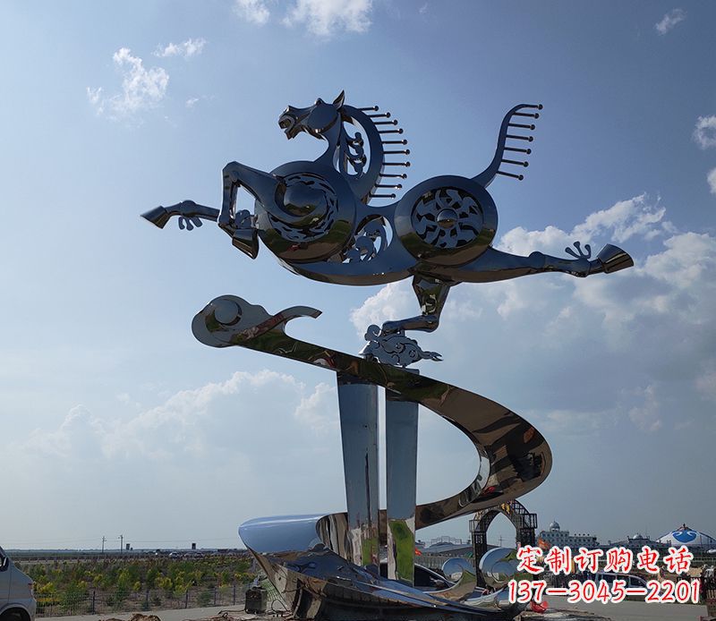 益阳不锈钢大型马踏飞燕景观雕塑集艺术与自然于一体