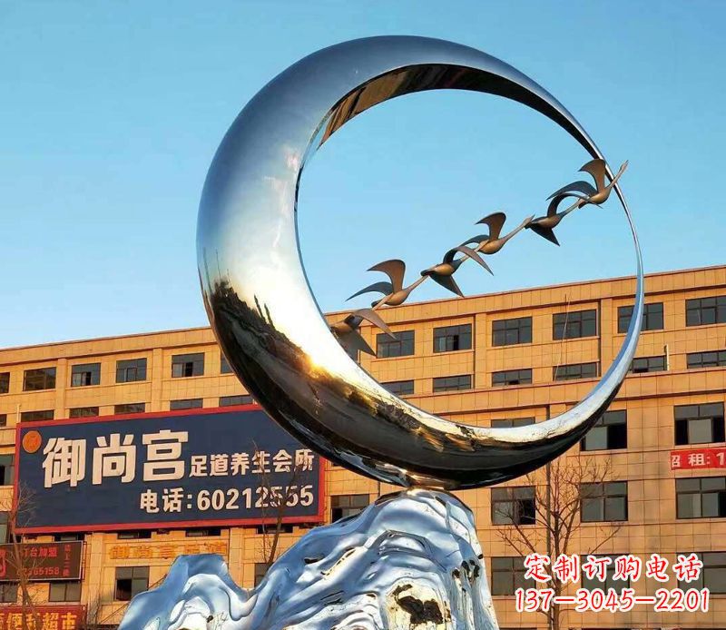 益阳不锈钢大雁雕塑象征着生机勃勃的美丽