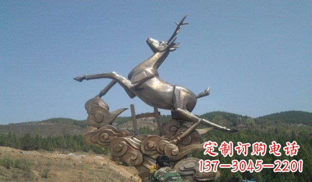 益阳不锈钢动物雕塑——飞奔的鹿
